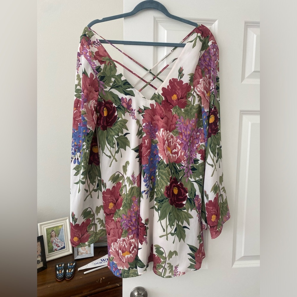 Bell sleeve mini dress